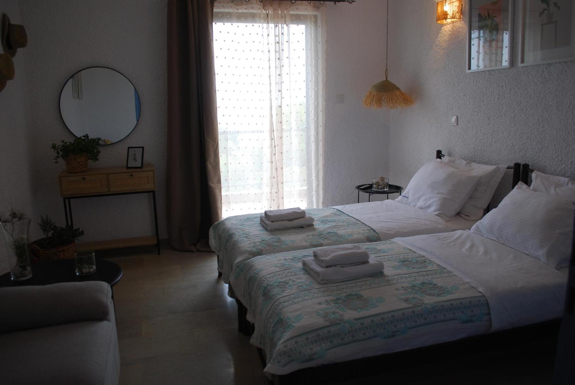 Sunset Rooms Agia Marina  ภายนอก รูปภาพ