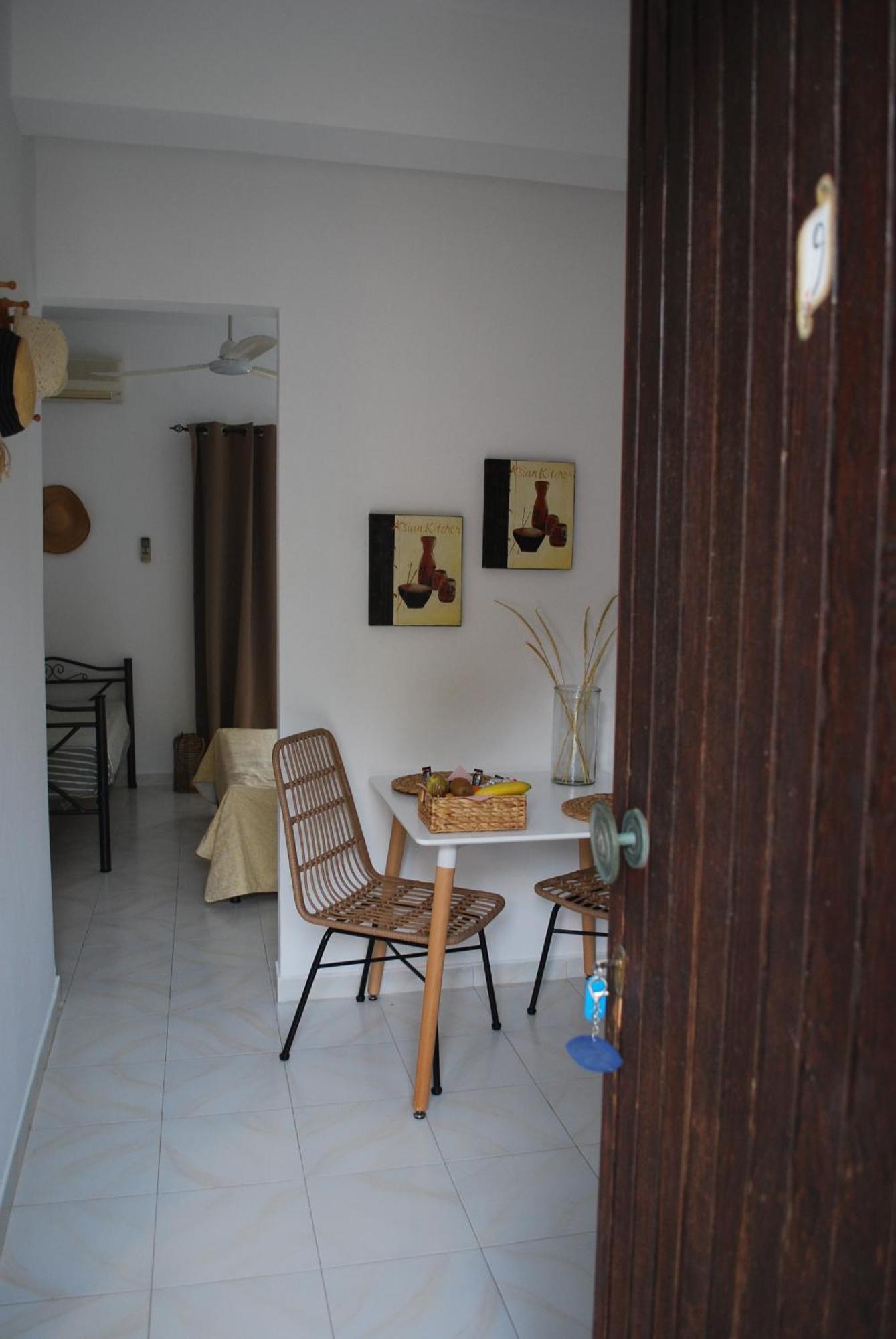 Sunset Rooms Agia Marina  ภายนอก รูปภาพ