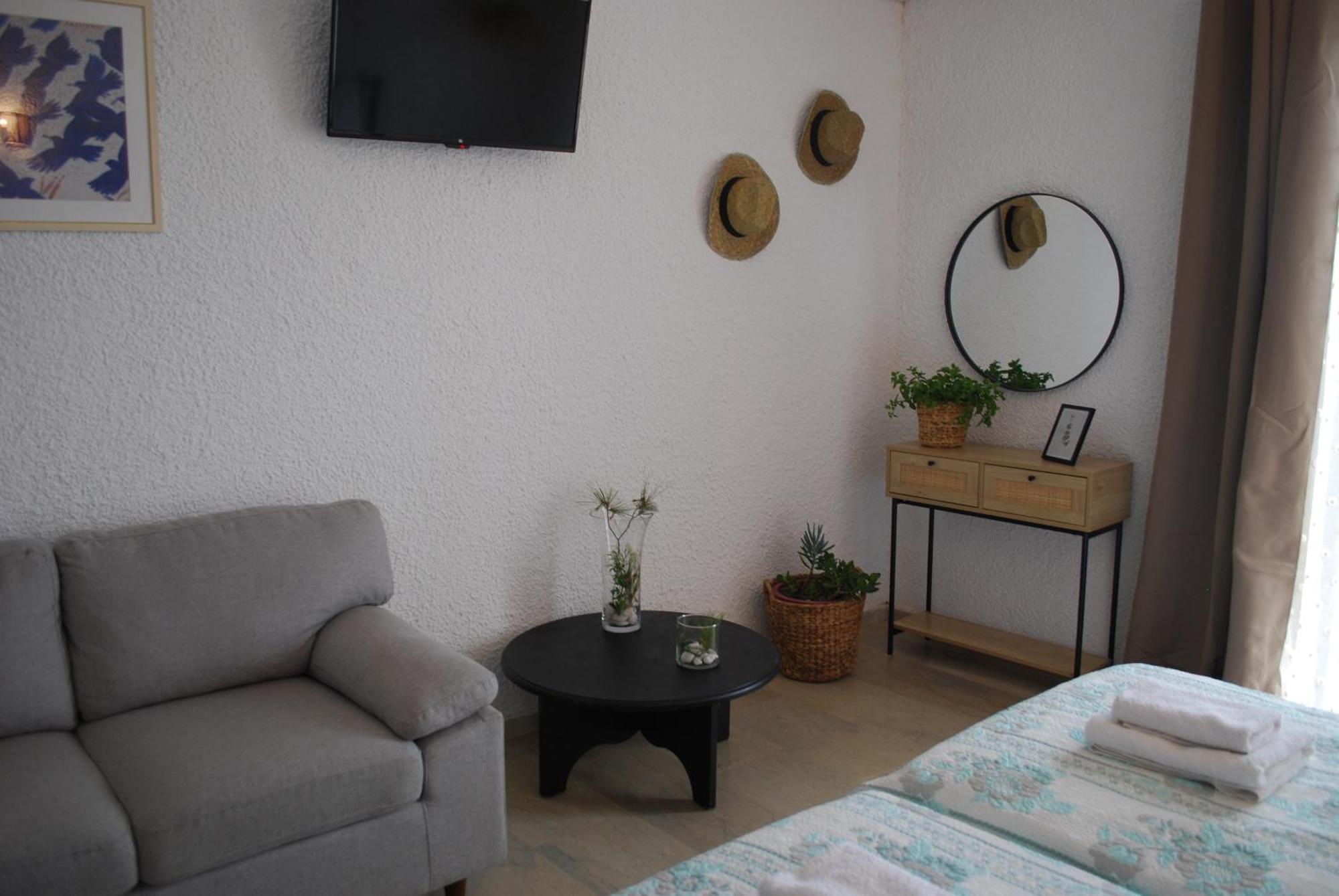 Sunset Rooms Agia Marina  ภายนอก รูปภาพ