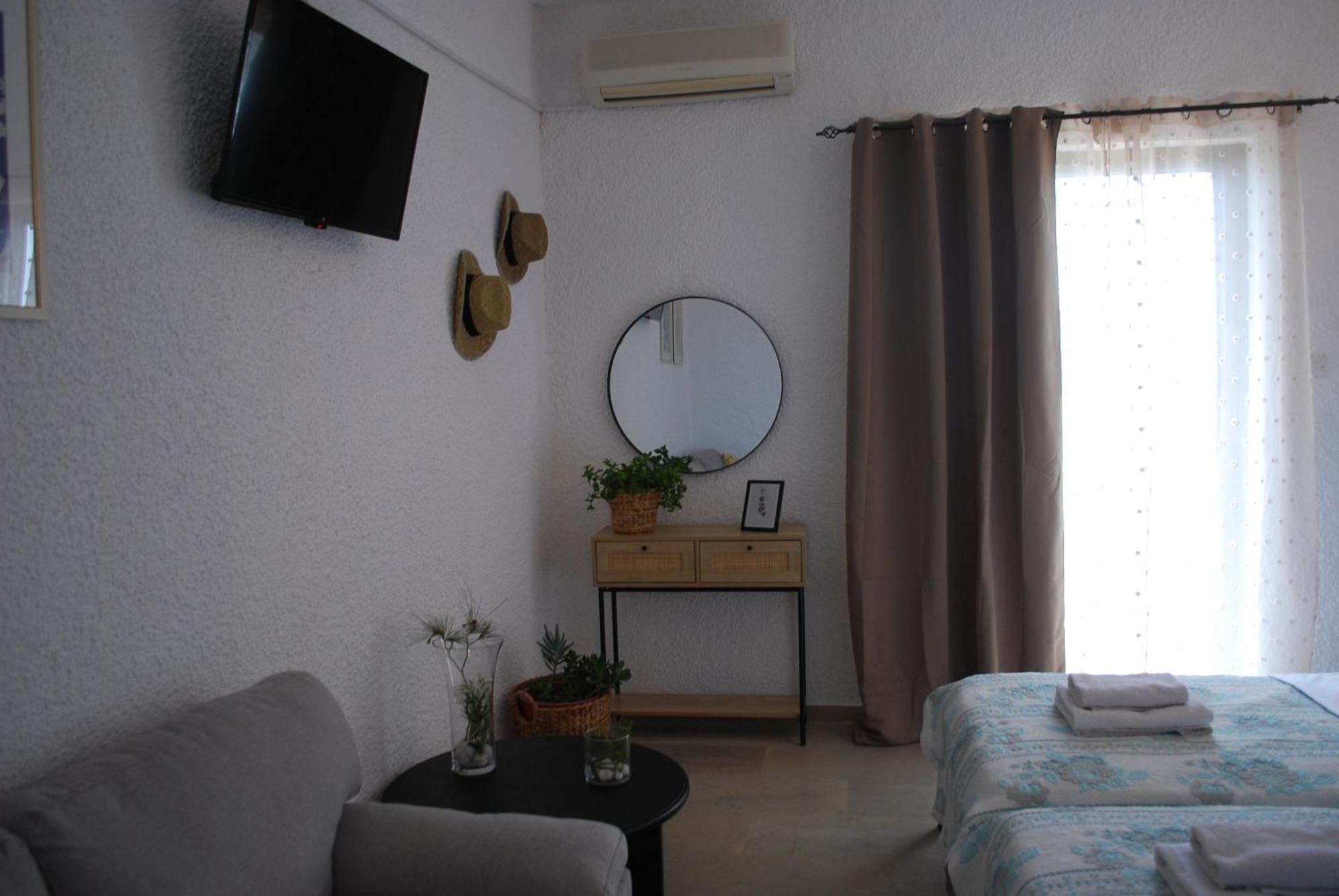 Sunset Rooms Agia Marina  ภายนอก รูปภาพ