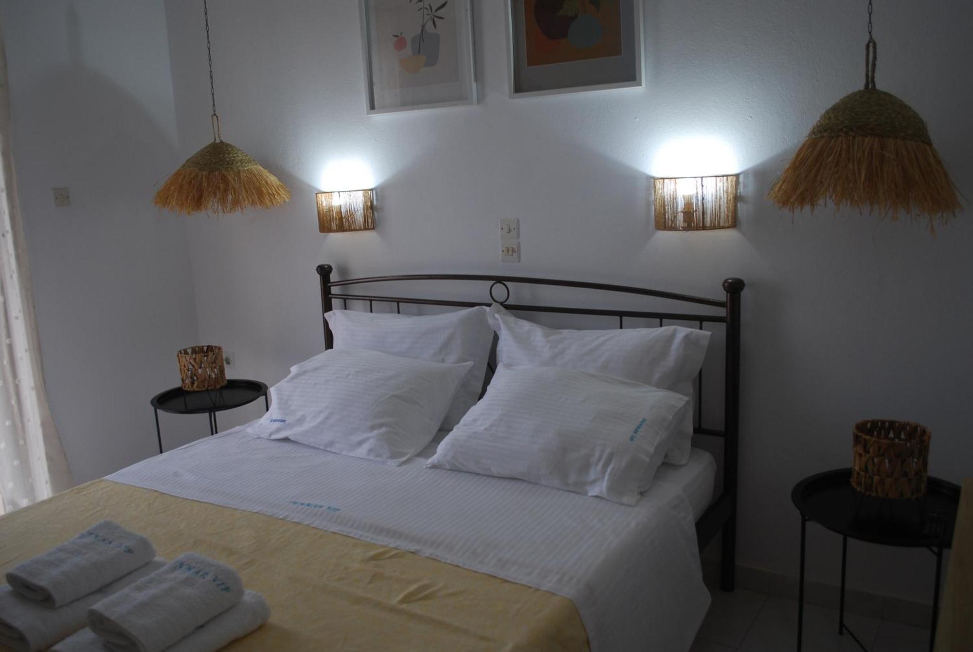 Sunset Rooms Agia Marina  ภายนอก รูปภาพ