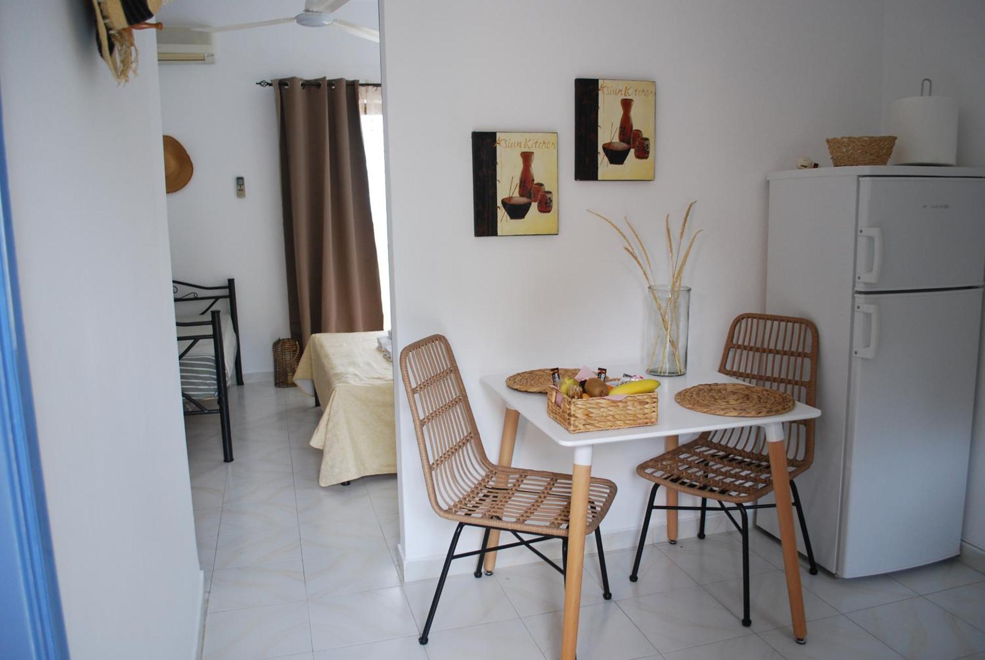 Sunset Rooms Agia Marina  ภายนอก รูปภาพ