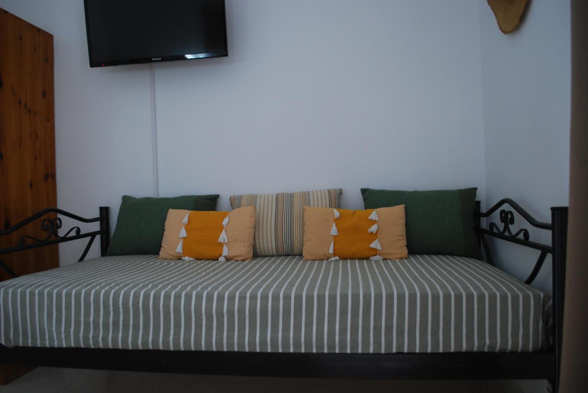 Sunset Rooms Agia Marina  ภายนอก รูปภาพ