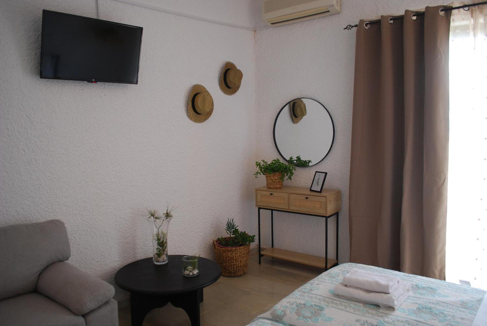 Sunset Rooms Agia Marina  ภายนอก รูปภาพ