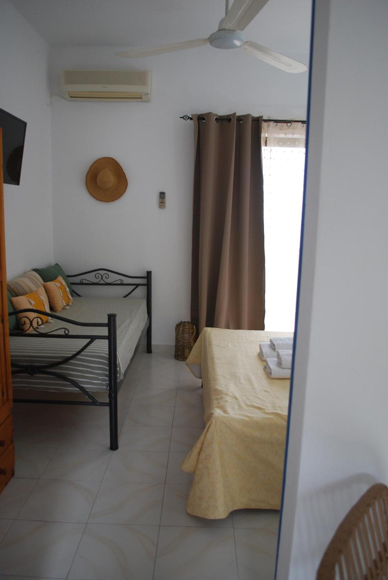 Sunset Rooms Agia Marina  ภายนอก รูปภาพ