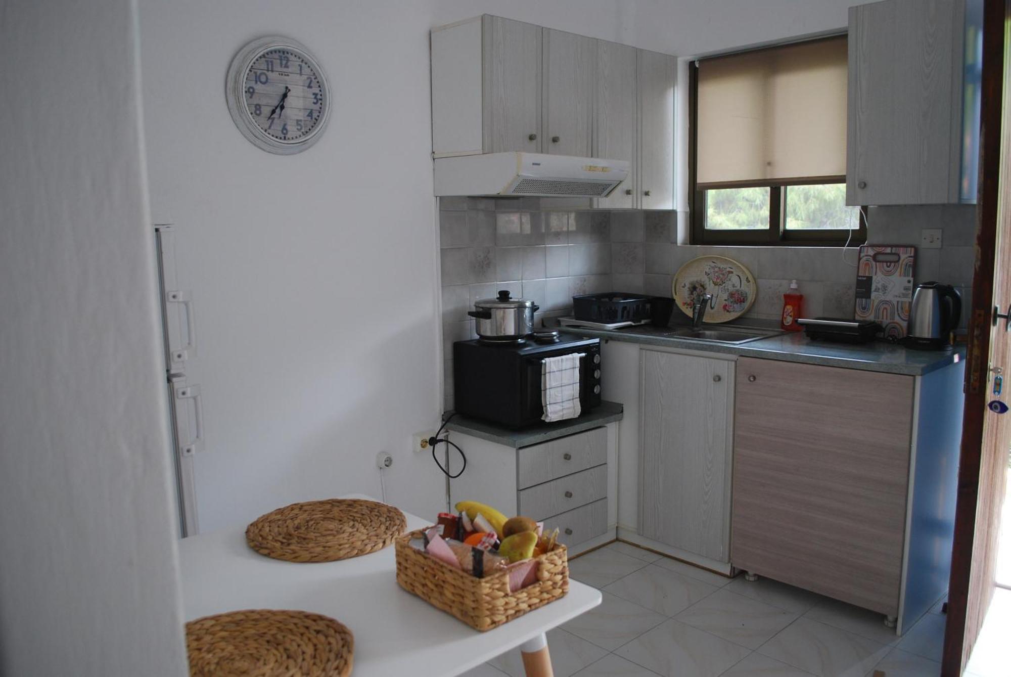 Sunset Rooms Agia Marina  ภายนอก รูปภาพ