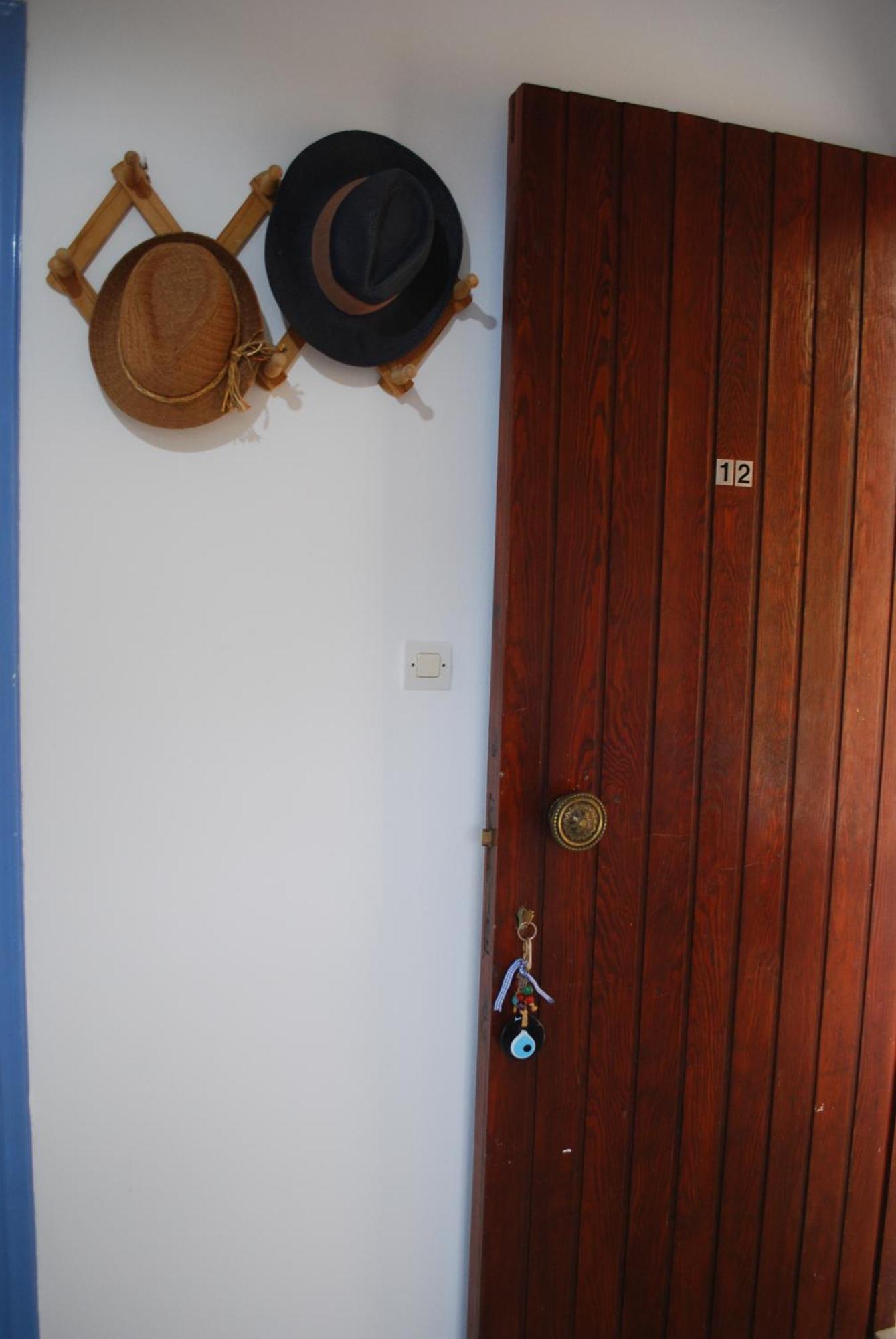 Sunset Rooms Agia Marina  ภายนอก รูปภาพ